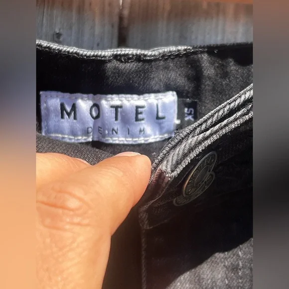 MOTEL Rocks Seam Split Jeans In Black Wash - Picture 10 of 14